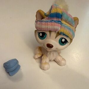 Littlest Pet Shop (LPS) Husky #386 with Hat and 1 Ice Skate